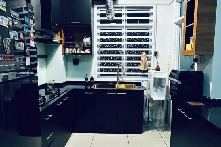 Private kitchen 2, Johor Cozy Home 2 Rooms & Easy Parking Fast WiFi !, Johor Bahru