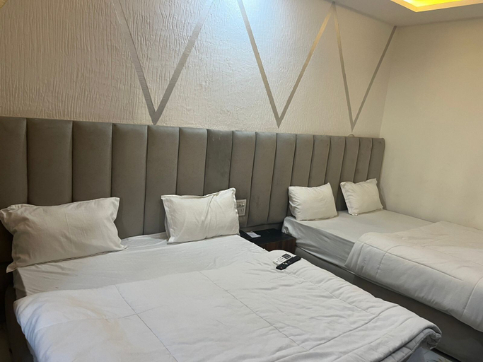Room 4, Hotel Shivi Grand Haridwar, Dehradun