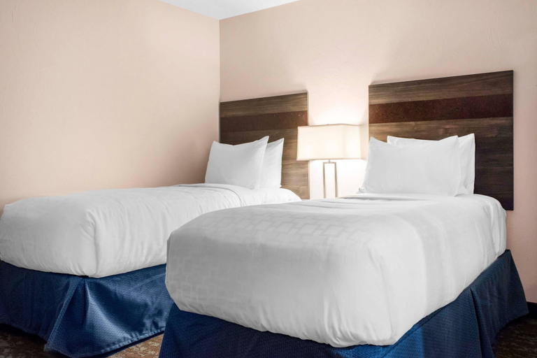 Bedroom 3, Copper King Convention Center, an Ascend Collection Hotel, Silver Bow