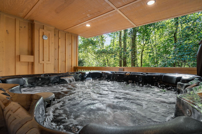 Outdoor spa tub 4, Cabin On A Hill 2 Bedroom Cabin, Cocke