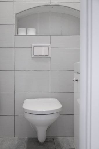Bathroom 3, Euro Square Studios, Zagreb