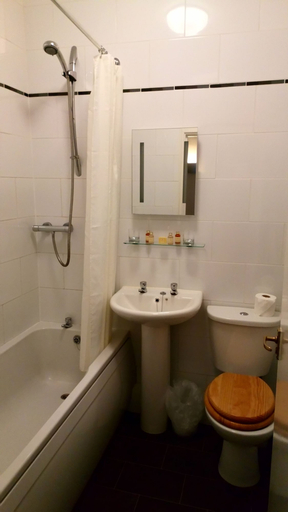 Bathroom 5, The Badger Inn, Cornwall