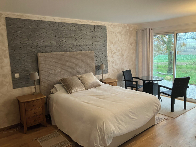 Bedroom 4, Chez PhiL, Aude