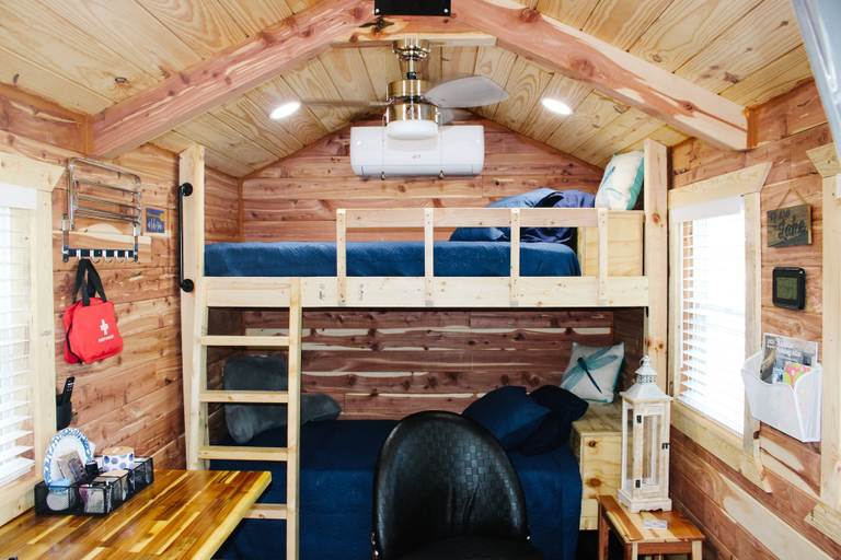 Room 2, #4 - Amish Log Camping Cabin Walk To The Water Cabin, Woodson
