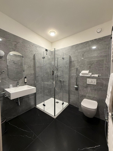 Bathroom 5, Locanda Del Lupo, Parma