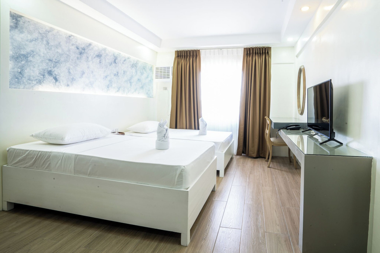 Bedroom 3, The Garden Galleries Boutique Hotel, Pilar
