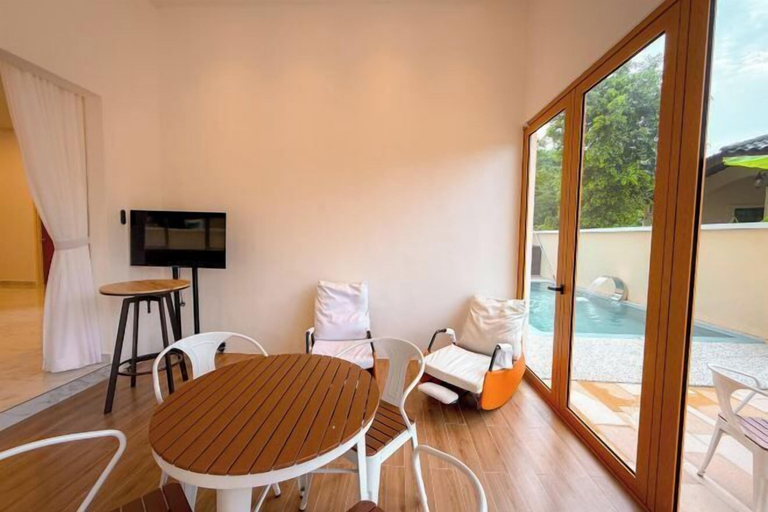Dining 4, Aesthetic Muji Pool Villa in Ipoh 5BR 24Pax, Kinta