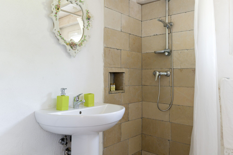Room 5, Trullo Mandorlo by Wonderful Italy, Brindisi
