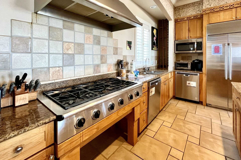 Private kitchen 3, H Blue Atlantis 6 Bedroom Home by RedAwning, Baldwin