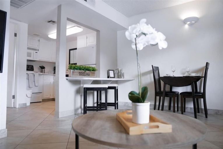 Dining, 202 Fully Furnished with WiFi by RedAwning, Maricopa
