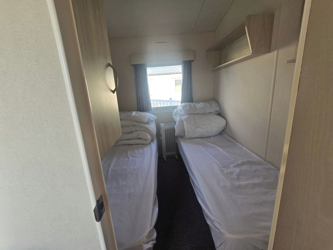 Room 2, Patricia 3 Bed Balcony in Rhyl, Denbighshire
