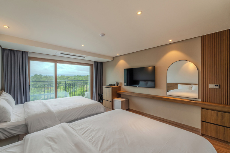 Room 2, Wavejeju Hotel & Resort, Jeju