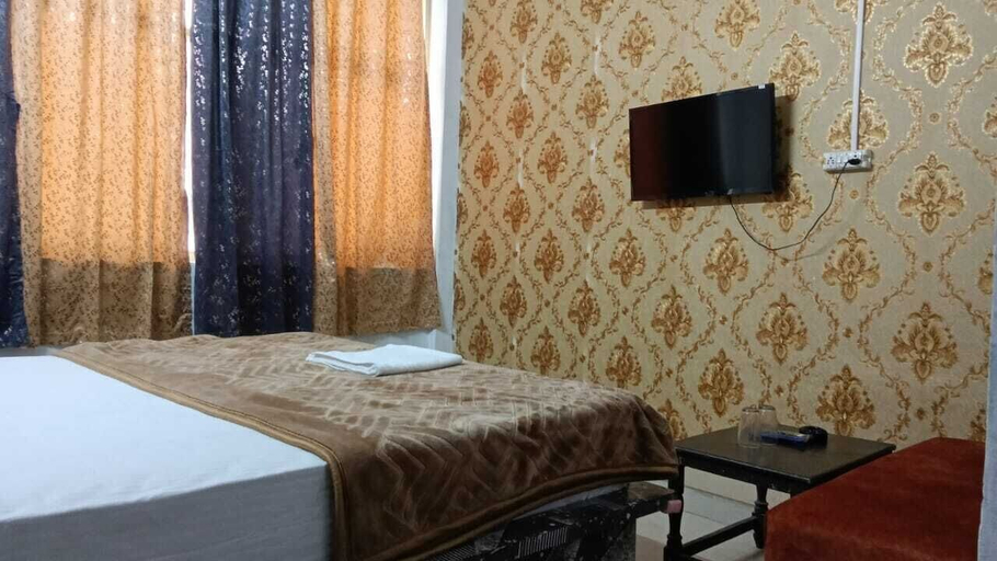 Room 4, Hotel Trishla Inn Lodging & Boarding, Gwalior