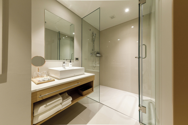 Bathroom 5, Nishitetsu Hotel Croom Bangkok Silom, Bang Rak