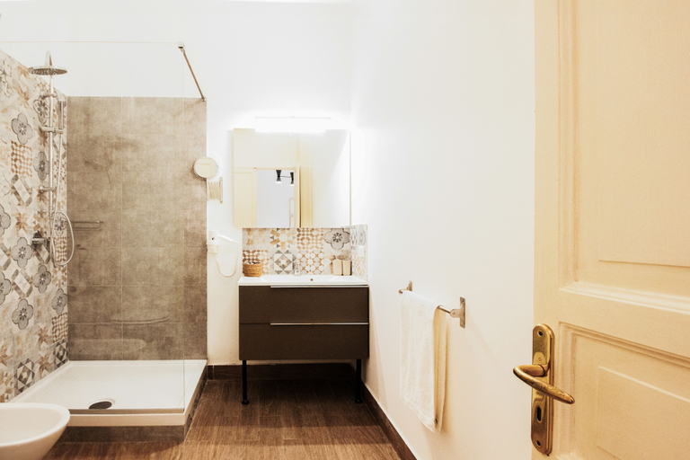 Bathroom 5, Kepos Rooms & Suites, Palermo