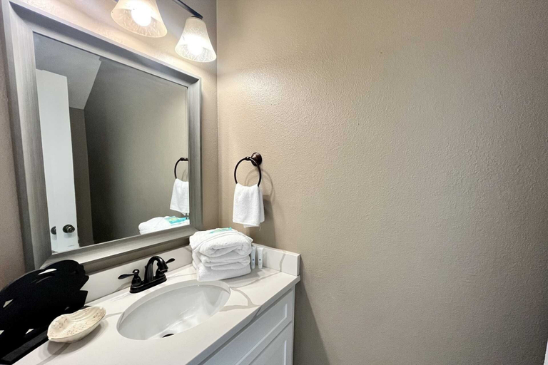 Bathroom 2, Ocean Reef 802 3 Bedroom Townhouse by RedAwning, Baldwin