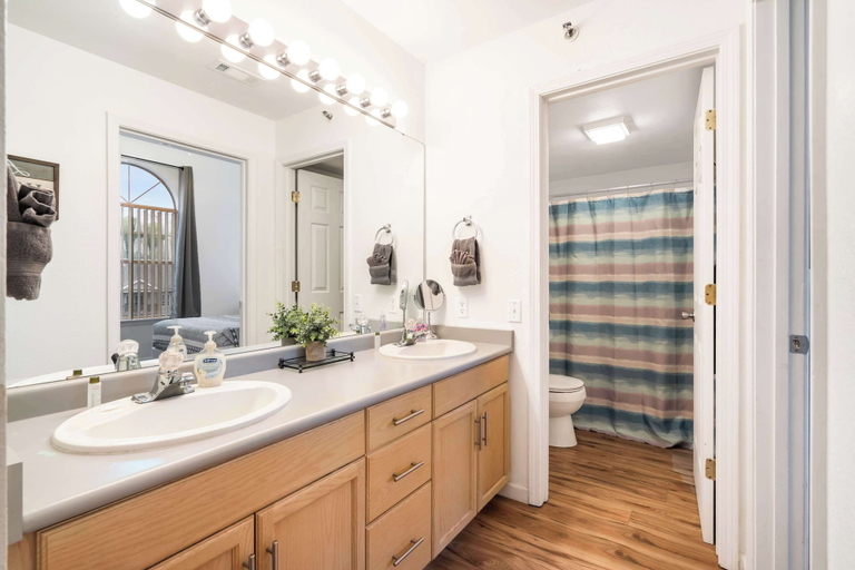 Bathroom 3, Peaceful Lakeview Escape - For 6, Taney