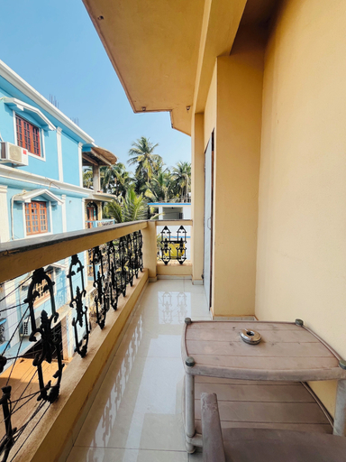 Others 5, Jolene's Mandrem, North Goa