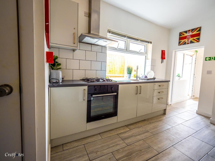 Private kitchen 4, Ensuite1 Woodhouse private bath 2kitchen, Stoke-on-Trent