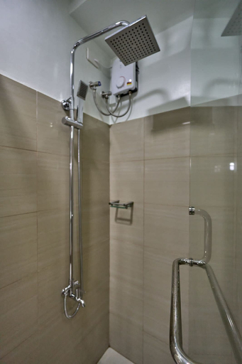 Bathroom 3, Reminisce Staycation, Pasay City