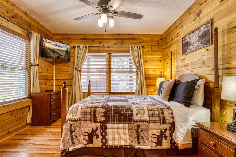 Room 5, Er80 - Can't Bear To Leave 2 Bedroom Cabin, Sevier