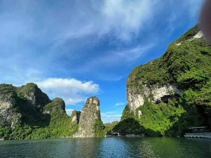 Dock, Vietsails cruises, Hạ Long