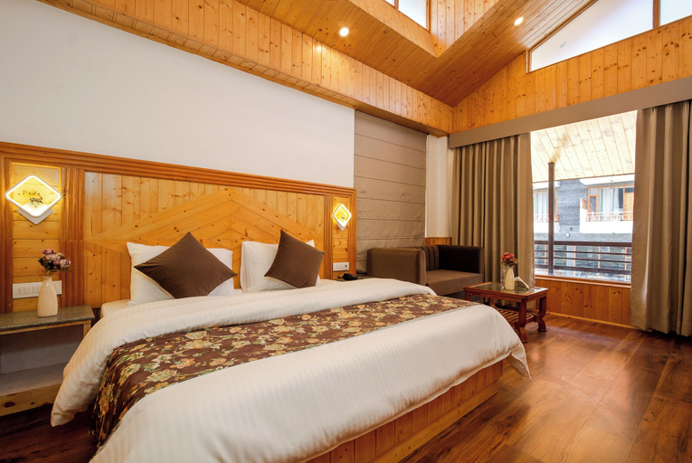 Room 4, The Aesthetic Nest Boutique Stay & Cafe, Kullu