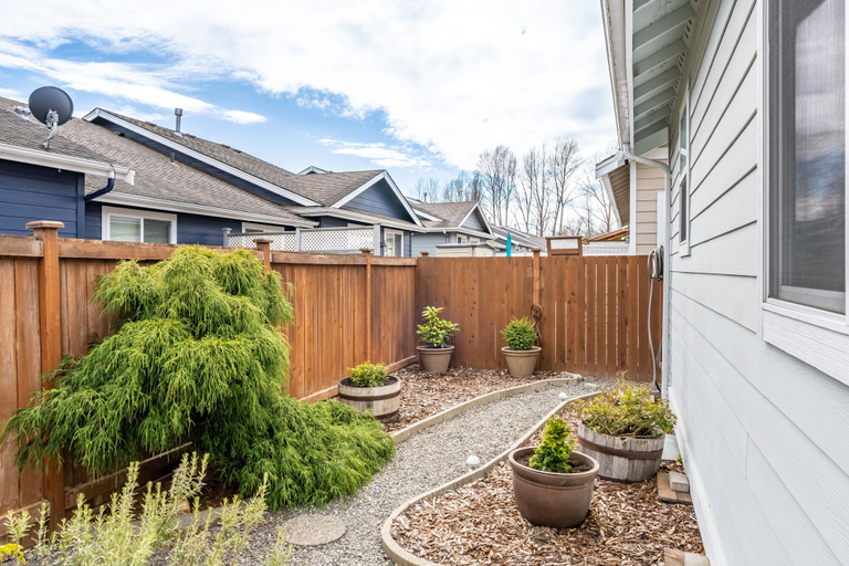 Property grounds 2, 3BR with Game Room, near Seattle & Vancouver, Whatcom