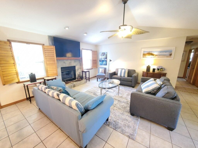 Living area 4, Beach Blossom, Saint Johns
