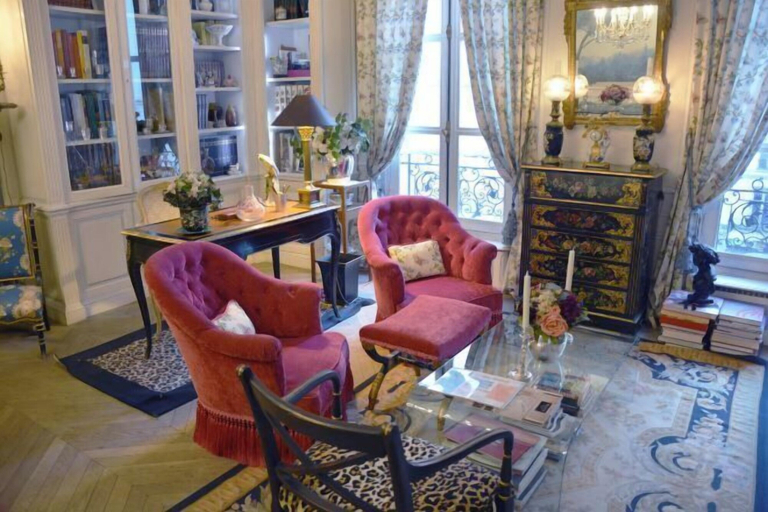 Exterior 2, Elegant 3 Bedroom Apt Near Eiffel Tower - Alma, Paris