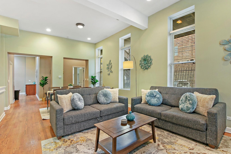 Living room, Upscale 4BR in Wicker Park - Damen 1R, Cook