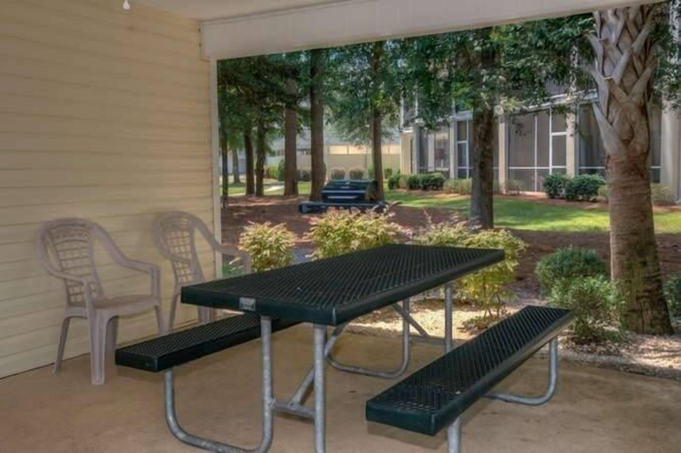 Outdoor dining 4, Ocean Keys 3331 3 Bedroom Condo, Horry