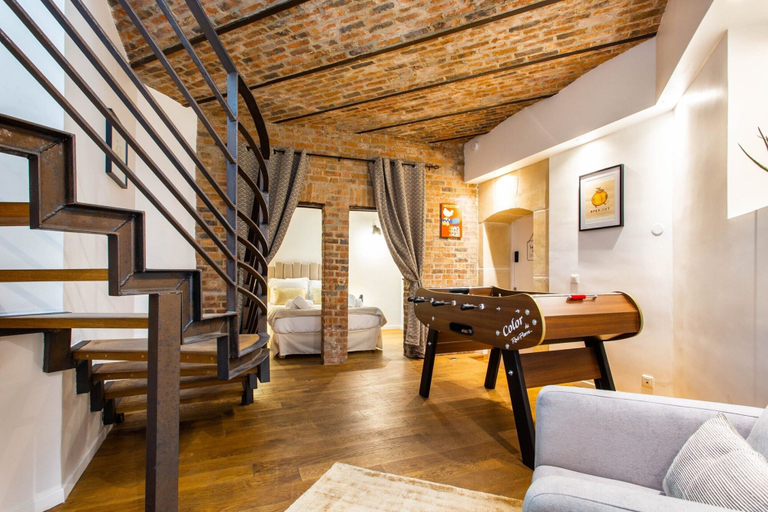 Bedroom 2, Bright Triplex - 4br/10p - Moulin Rouge, Paris