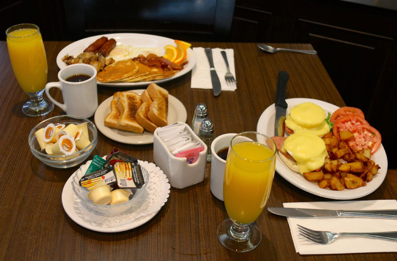 Food & Drinks 5, Companion Hotel Motel, Cochrane