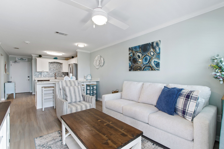 Living room 4, Plantation 4407, Baldwin