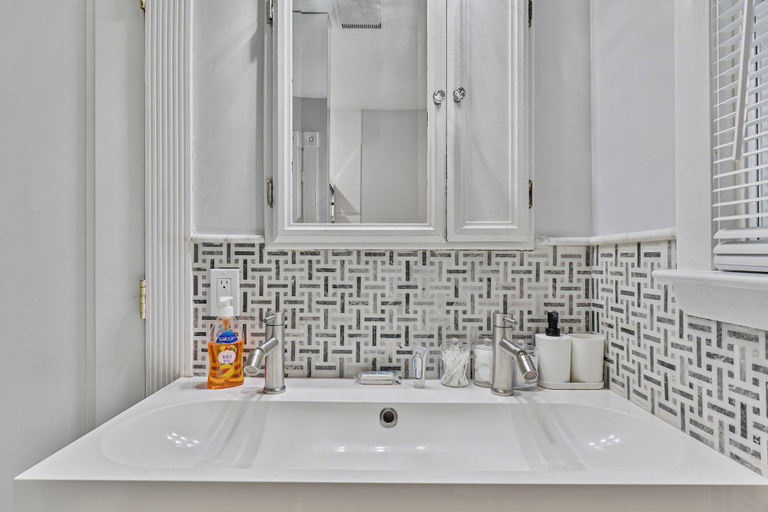 Bathroom 2, Casa Mattia 4BR Luxury Mountain Home, Rockland
