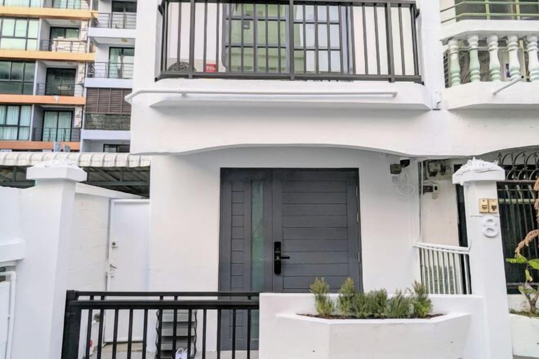 Exterior 4, Cloud9 Hometel BTS Krungthonburi Station, Khlong San