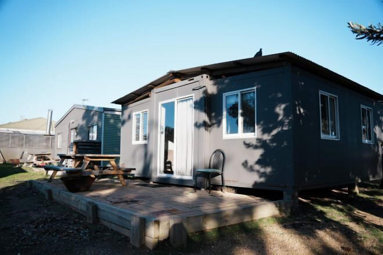 Exterior 2, Roseneath Holiday Park, Wellington - Avon