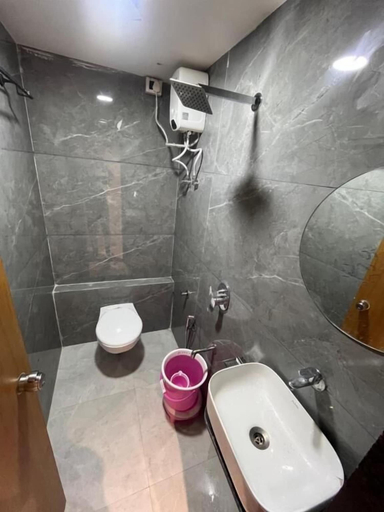 Bathroom, Hotel Pulse Town, Ahmadabad