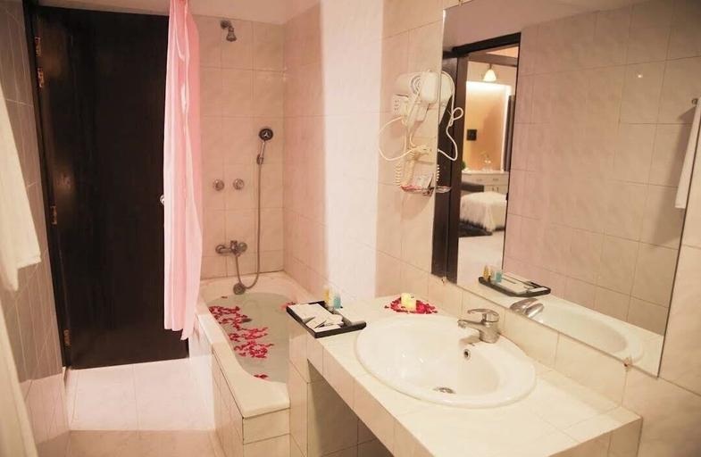 Bathroom, Case Masters, Dhaka