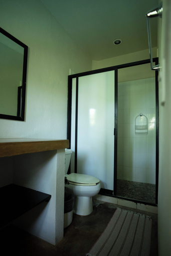 Bathroom 4, Bungalows Oasis, Dist. Pochutla
