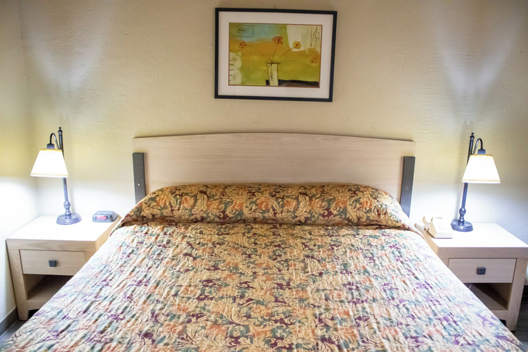 Bedroom 2, American Inn & RV Park, Bosque