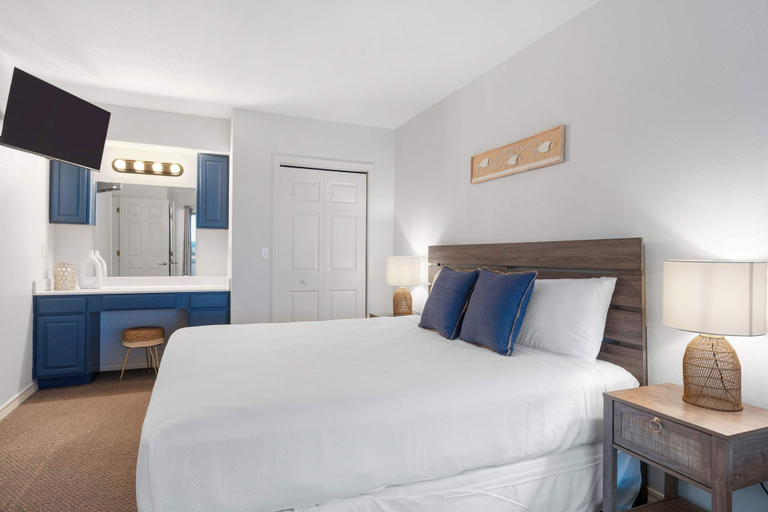Bedroom 3, Lakefront Oasis Amazing Views!, Stone