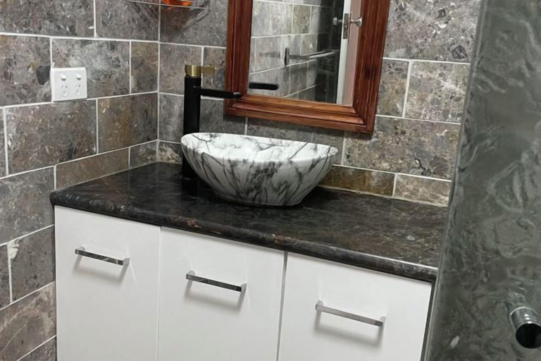 Bathroom 3, 3 Bed room Villa 19 Mins to Melbourne center, Melbourne