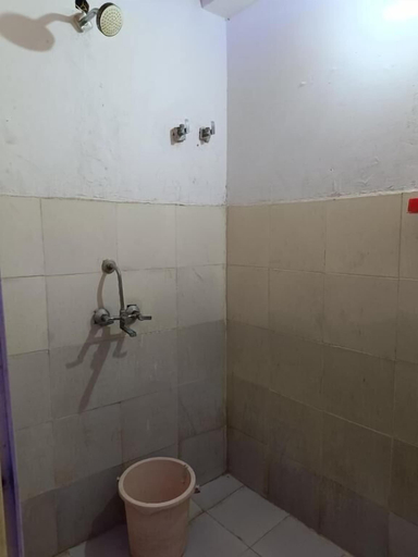 Bathroom 4, Frazyone Hostel, Delhi