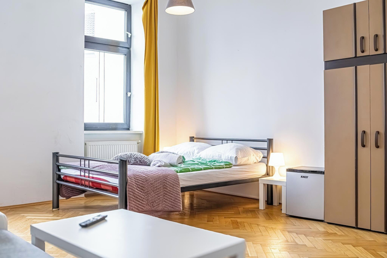 Bedroom 2, Comfortable 3BR Danube & Millenium Tower, Wien