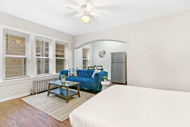 Room 1, Sunlit Studio - Lunt 1429 rep, Cook