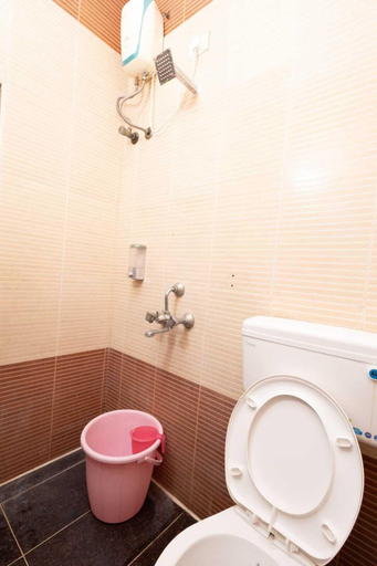 Bathroom 3, Hotel DRG Classic, Tiruppur