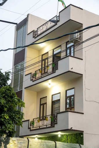 Front of property, Hotel Astoria Elite, Agra