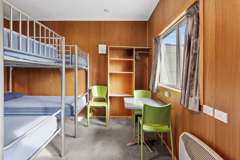 Bedroom 3, Hampshire Holiday Parks - Wanaka, Queenstown-Lakes